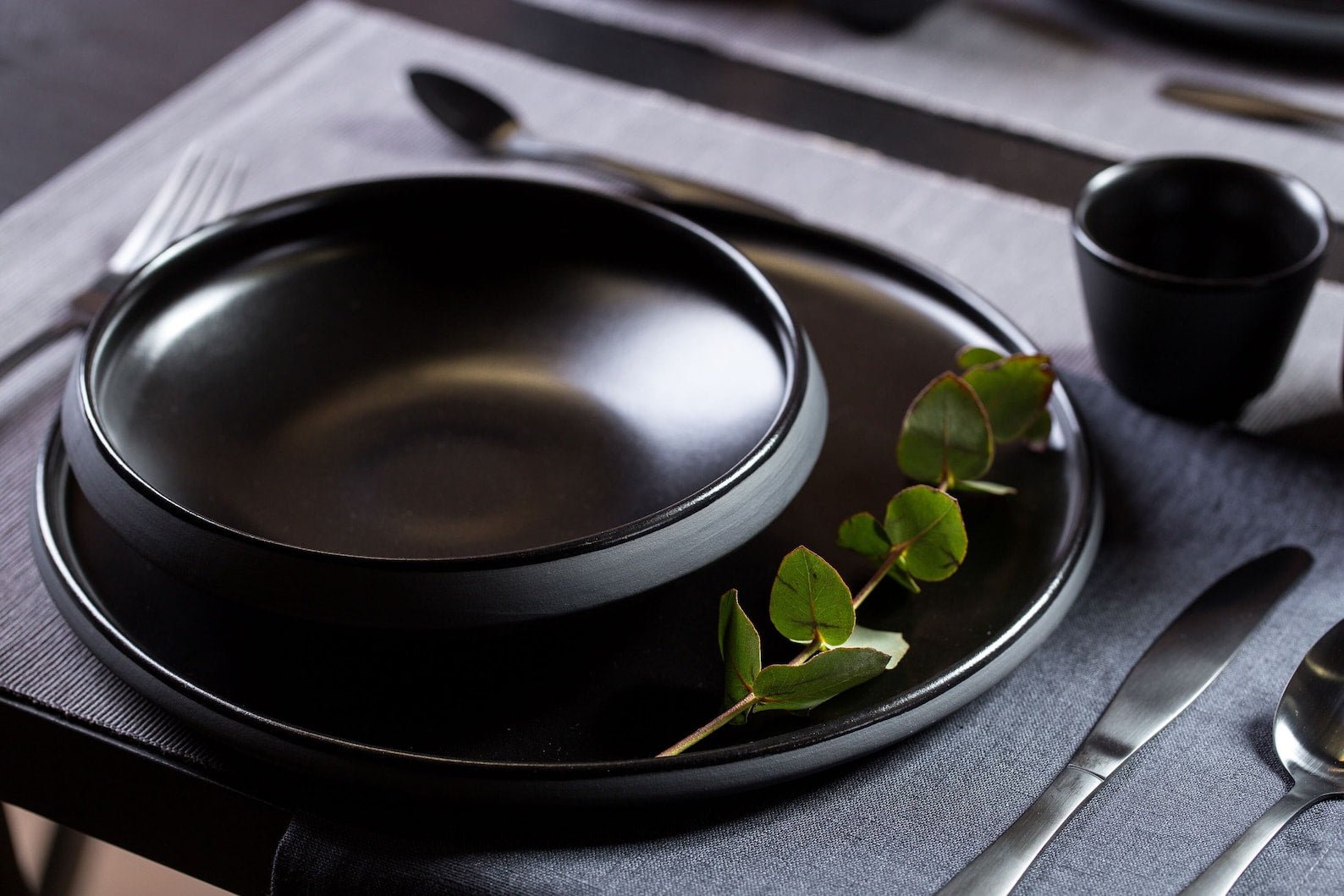 Handmade Large Matte Black Pasta & Ramen Bowl – 1.1 L Stoneware Serving Bowl - Image 6